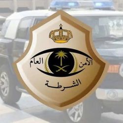 القبض على مقيم ومواطن  لإيقاف مركبتيهما في طريق عام وعرقلة حركة السير ومخالفة الآداب العامة بالرياض