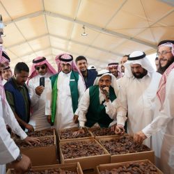 تعليم عسير يكرم المعلمين والمعلمات