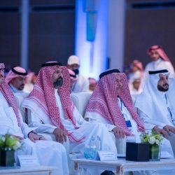 إستشاریین سعودیین یحتفلون بنجاح إطلاق كتاب في طب وإصلاح الأسنان MCQs