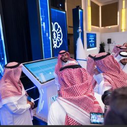 منحوتة لشاهين بنقوش عربية.. تُلفت زوار معرض الصقور والصيد السعودي الدولي 2023