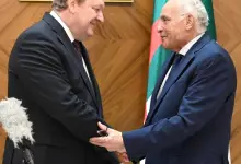 وزير الخارجية الأردني يلتقي مع نظيره المالطي