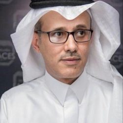 القرني يقف على تقاطع الإسكان مع طريق علي بن أبي طالب بمكة