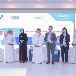 وزير الحرس الوطني يرعى حفل تخريج دورة تأهيل الضباط الجامعيين الـ (36) والدفعة الـ (41) من طلبة كلية الملك خالد العسكرية