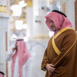 الأمير عبدالعزيز بن سعود يتابع سير العمل في مركز عمليات أمن المسجد النبوي الشريف