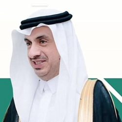 الأمير فيصل بن مشعل يرعى حفل تخرّج (176) طالبًا وطالبة بجامعة سليمان الراجحي بالقصيم