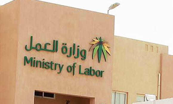 صاحب فيديو ميكروفون مطار جدة ينفي دخوله في مشادة كلامية مع الموظفين ويوضح السبب