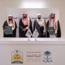محافظ القطيف يفتتح مهرجان عالم النباتات والزهور الأول