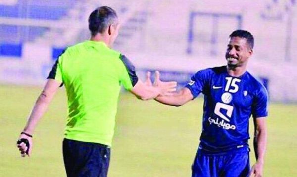إنجليزي يدير قمة الأهلي والنصر بجدة