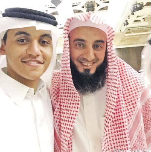 بالفيديو.. مواطنة تقود السيارة بعدما تركها السائق بالطريق أثناء توجهها للعمل بالدمام
