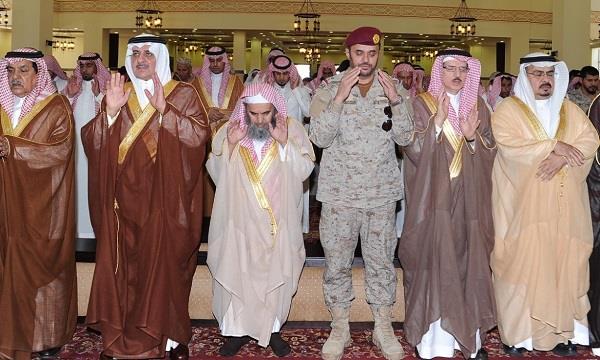 تركي الفيصل: الحل في اليمن سياسي.. والتدخل الروسي لن يوقف القتال في سوريا