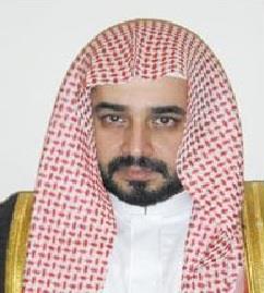 مواطن يتهم عامل نظافة بالاعتداء عليه ونتف شعر لحيته.. ويطالب بإنصافه (فيديو)