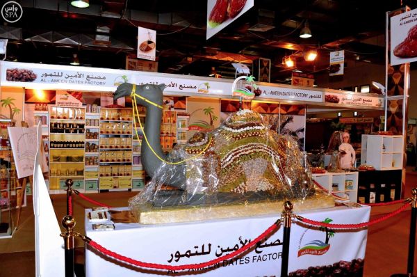 احباط محاولة تهريب 20,376 زجاجة خمر