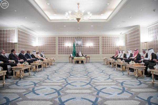 الهلال يتعثر بالتعادل مع الشباب والاتحاد يتقدم للثالث برباعية في الخليج