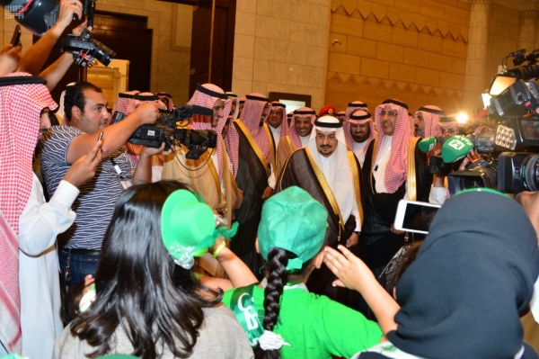 الهلال يفوز على القادسية والنصر يخسر من الخليج