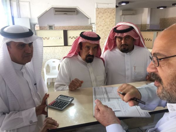 شرطة الرياض تلقي القبض على ثلاثة شباب وفتاة جاهرو بالمعصية