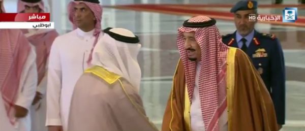خادم الحرمين ينيب ولي العهد بإدارة شؤون الدولة