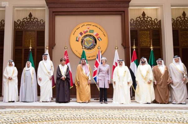 خالد الفيصل يعلن البدء في تنفيذ مطاري الطائف والقنفذة