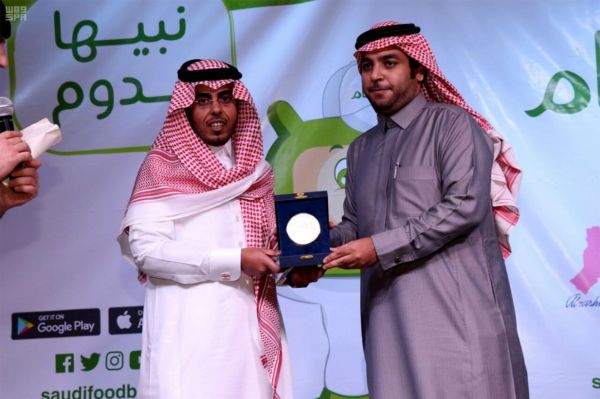 أمير مكة يرعى فعاليات ملتقى مكة الثقافي ( كيف نكون قدوة )