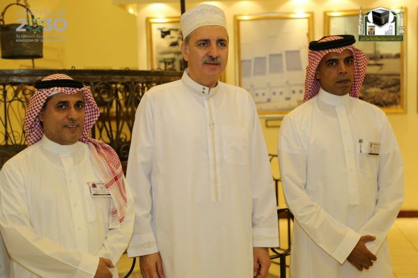 العايش يفتتح مصنع انظمة الاتصالات العسكرية