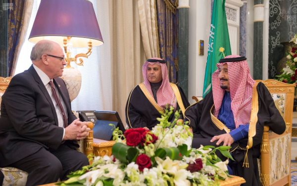 رواد موقع تويتر :  يدشنو وسماً بعنوان مساعد الرشيدي وحده وطن