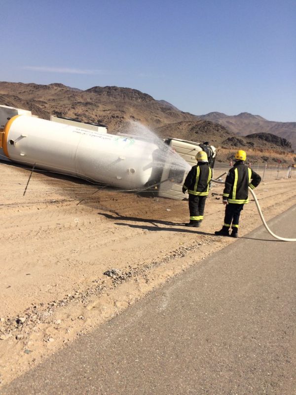 بروفسور فرنسي يجري عمليات بمستشفى صبيا العام