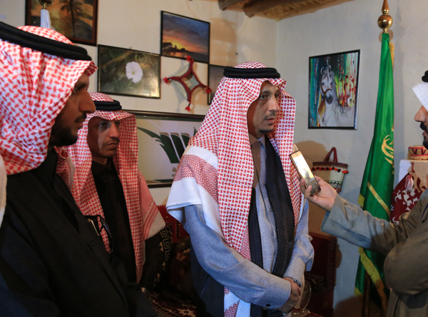 أكاديميون : خطر قنوات التواصل الاجتماعي مخيف و المواطن نجح كرجل أمن