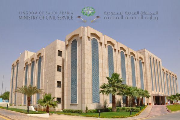 اللواء الطالب يكرم منسوبي تنفيذ الأحكام العامة بشرطة الرس