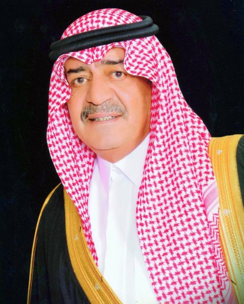 رئيس المجلس البلدي بمكة يكرم الزميل الإعلامي عمر الشيخ