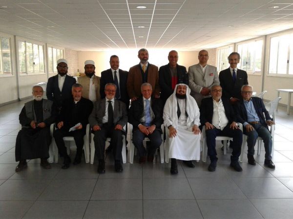 إستخراج بطارية ألعاب من مجرى مريء طفل عمره  3 سنوات