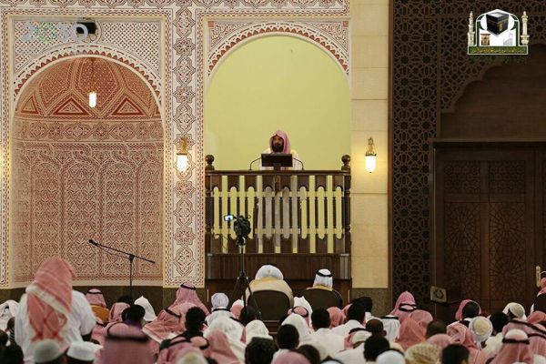 أمانة مكة تدرب منسوبيها على فن التعامل مع المراجعين