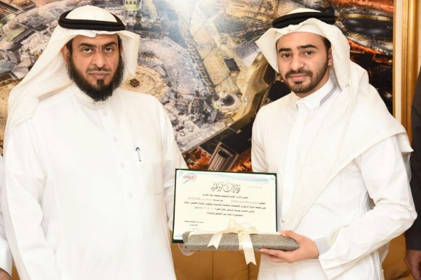 مستشفى عيون الجواء ينهي معاناة مريض من ضعف وتأكل عضم الهلالية