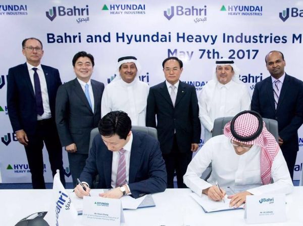 الأمير فيصل بن بندر يستقبل فريق عمل ( وطن بلامخالف )