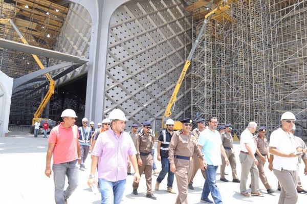 شرطة جازان تعقد لقاء مع رئيس اللجنة الإشرافية الأمنية العليا