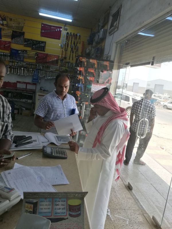 وفاة ٣ عمال بحريق مستودع بشارع الحج بمكة