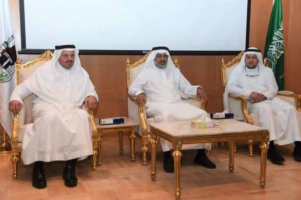 أمير منطقة القصيم يفتتح متحف المجحدي لنوادر التراث والسيارات الكلاسيكية