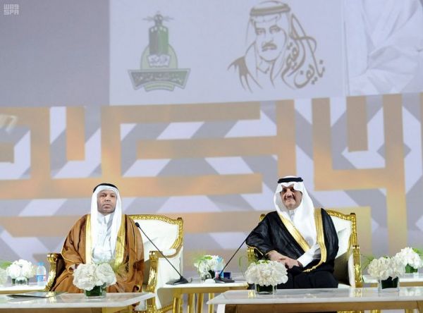سفير خادم الحرمين الشريفين لدى السودان يُقلد ضابطين رتبتيهما الجديدتين