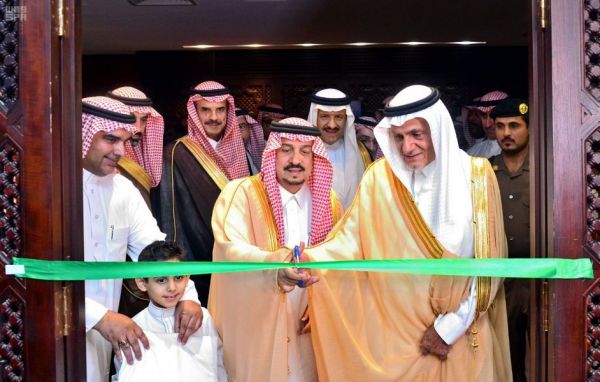 أمين الطائف  يستمع للمطالب التنموية لبلدي القريع بني مالك