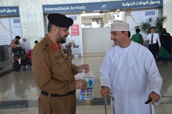 زراعة عدسات دائمة  ل 30 مريض بنجران