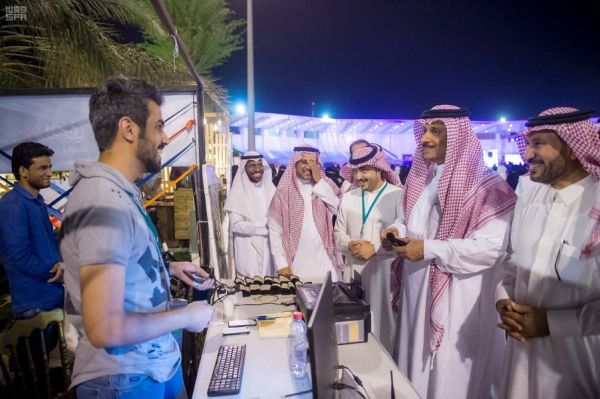 نائب أمير الشرقية يستقبل مدير جوازات المنطقة