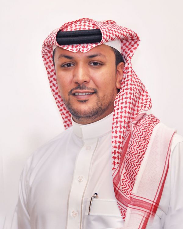 نائب أمير جازان ينقل تعازي القيادة لأسرة الشهيد الحدادي