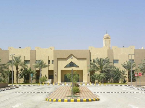 رئيس الوزراء اليمني يشيد بدور المملكة في مجابهة وباء الكوليرا في بلاده