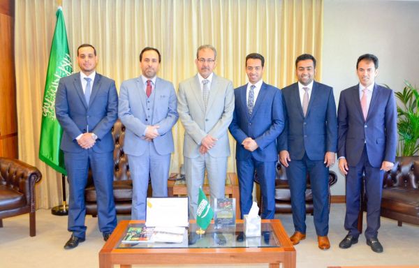 سعود القحطاني : 32% من الحسابات المصطنعة بتويتر المعادية للمملكة تدار من قطر