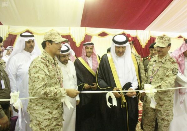 مجمع الملك عبدالعزيز لكسوة الكعبة يبهر زوار سوق عكاظ