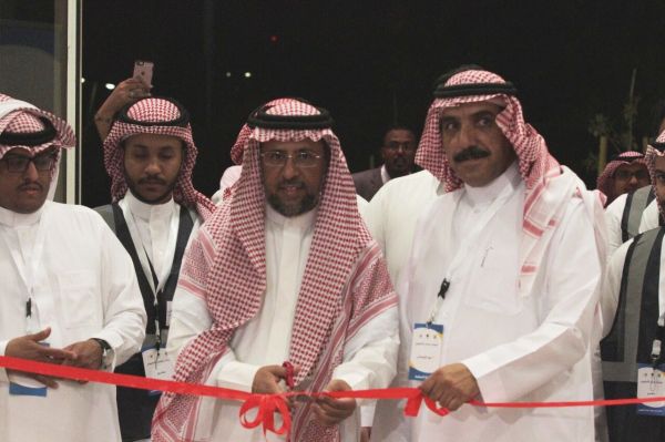 هـابل يرصـد حـركة فـوبوس حـول المـريخ