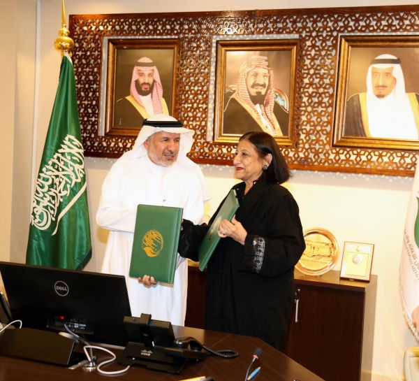 نائب خادم الحرمين الشريفين يلتقي زعيم التيار الصدري