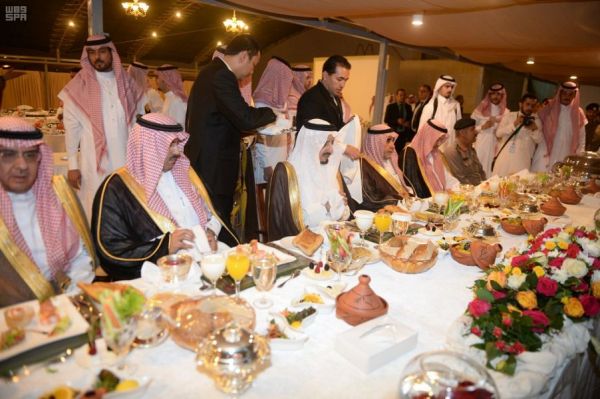 أمير منطقة تبوك يدشن مهرجان الورد والفاكهة في نسخته الخامسة