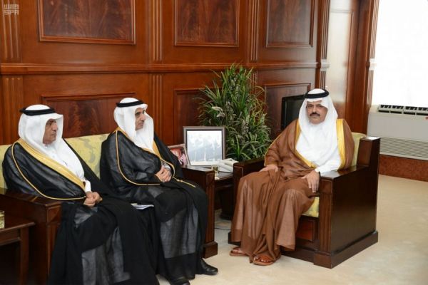 نائب خادم الحرمين الشريفين يجتمع مع رئيس جمهورية غينيا