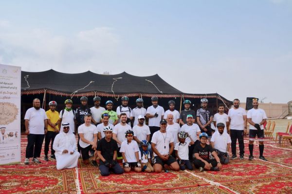 احباط تهريب مسدسات وطلقات نارية و 56 زجاجة خمر بجسر الملك فهد