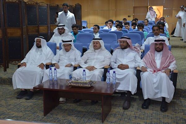 الخزيم يلتقي بمدراء الإدارات بالرئاسة استعداداً لموسم الحج
