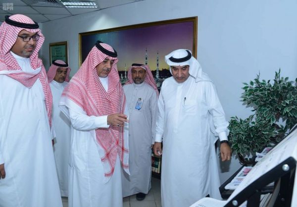 أمير منطقة الرياض بالنيابة يقيم مأدبة عشاء لحاكم ولاية ميسيسبي